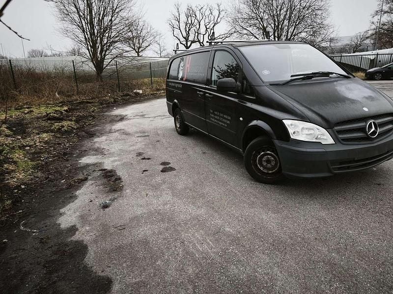 Gebraucht Mercedes Vito 95 PS (69 kW) 2011 Schwarz Van