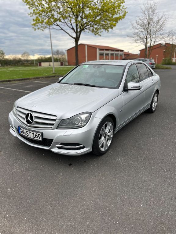 Silber Gebraucht 2011 Mercedes C180 Avantgarde Limousine | 9.000 € (Fairer Preis) - Bild 1/4