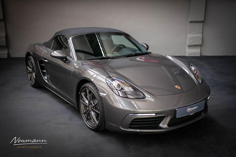 Grau Gebraucht 2019 Porsche 718 Cabrio | 59.900 € (Fairer Preis) - Bild 1/4