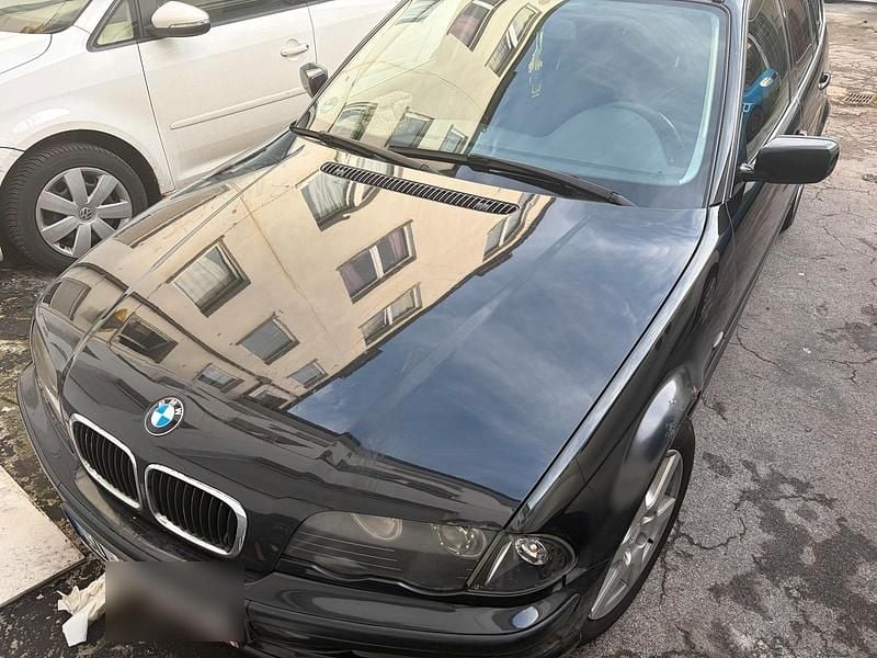 Gebraucht BMW 320 Sport Line 170 PS (125 kW) 2001 Schwarz Kombi