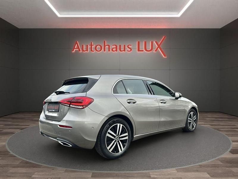 Gebraucht Mercedes A250 224 PS (164 kW) 2019 Silber Limousine