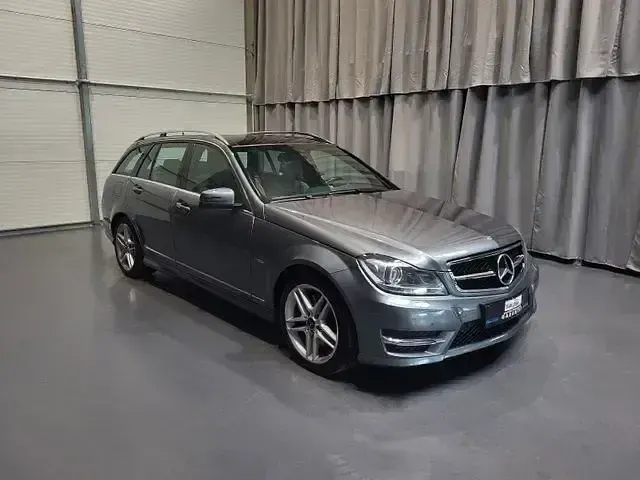 Gebraucht Mercedes C350 AMG line 306 PS (225 kW) 2011 Alabandingrau Kombi
