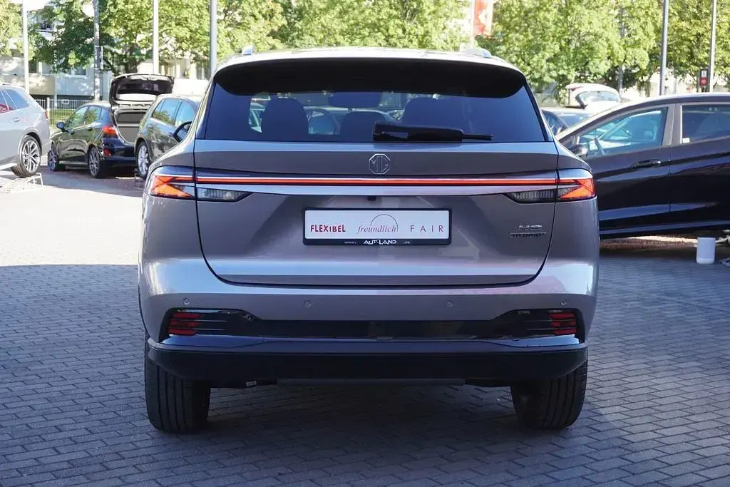 Neu MG HS Luxury 224 PS (164 kW) 2026 Silber SUV