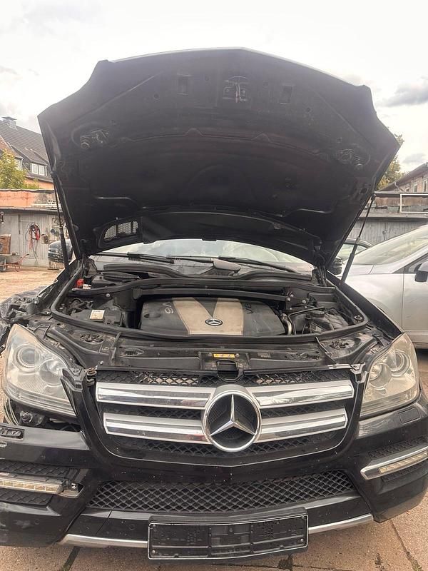 Gebraucht Mercedes GL350 258 PS (189 kW) 2012 Schwarz SUV