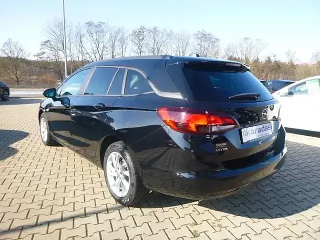 Gebraucht Opel Astra 122 PS (89 kW) 2022 Schwarz Kombi