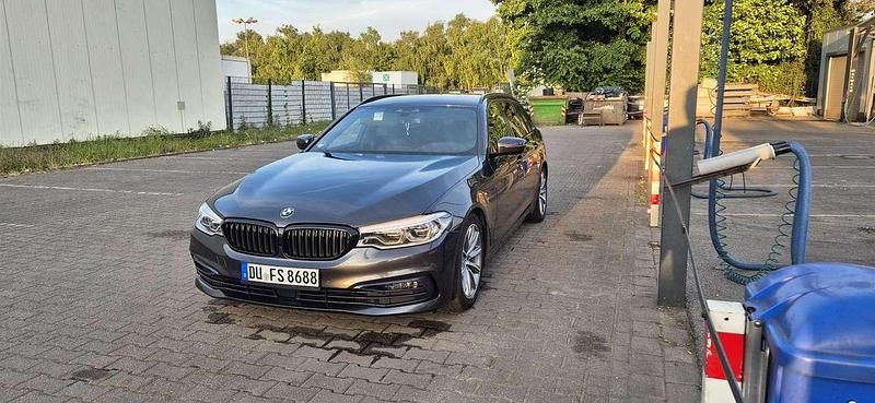Schwarz Gebraucht 2018 BMW 520 Sport Line Kombi | 19.500 € (Fairer Preis) - Bild 1/4