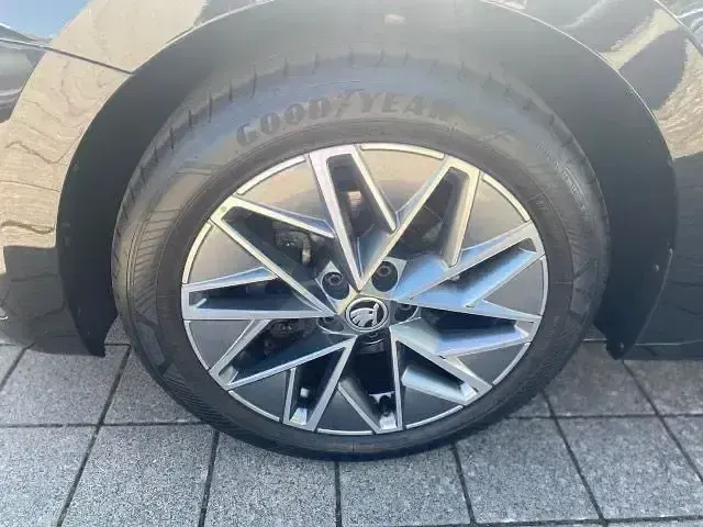 Gebraucht Skoda Octavia Ambition 150 PS (110 kW) 2023 Blackmagic perleffekt Kombi