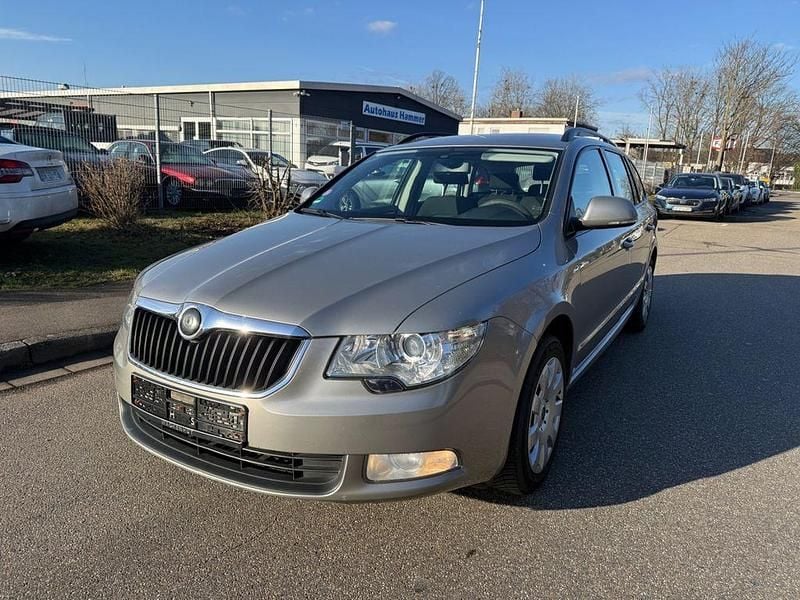 Beige Gebraucht 2012 Skoda Superb Active Kombi | 3.999 € (Superpreis) - Bild 1/4