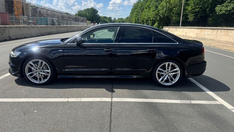 Schwarz Gebraucht 2015 Audi A6 Ambiente Limousine | 18.000 € (Superpreis) - Bild 1/4