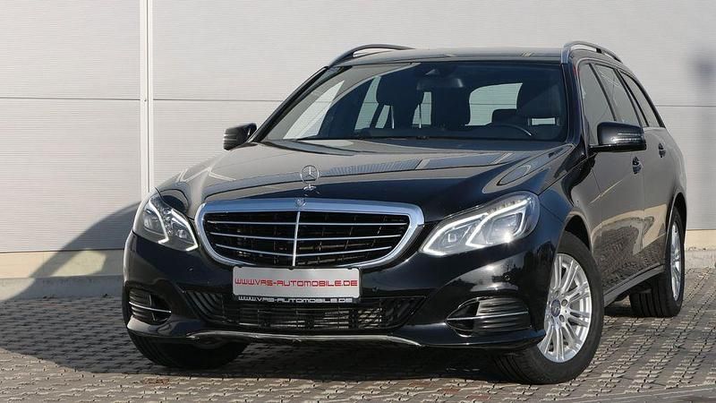 Gebraucht Mercedes E250 Elegance 204 PS (150 kW) 2013 Schwarz Kombi