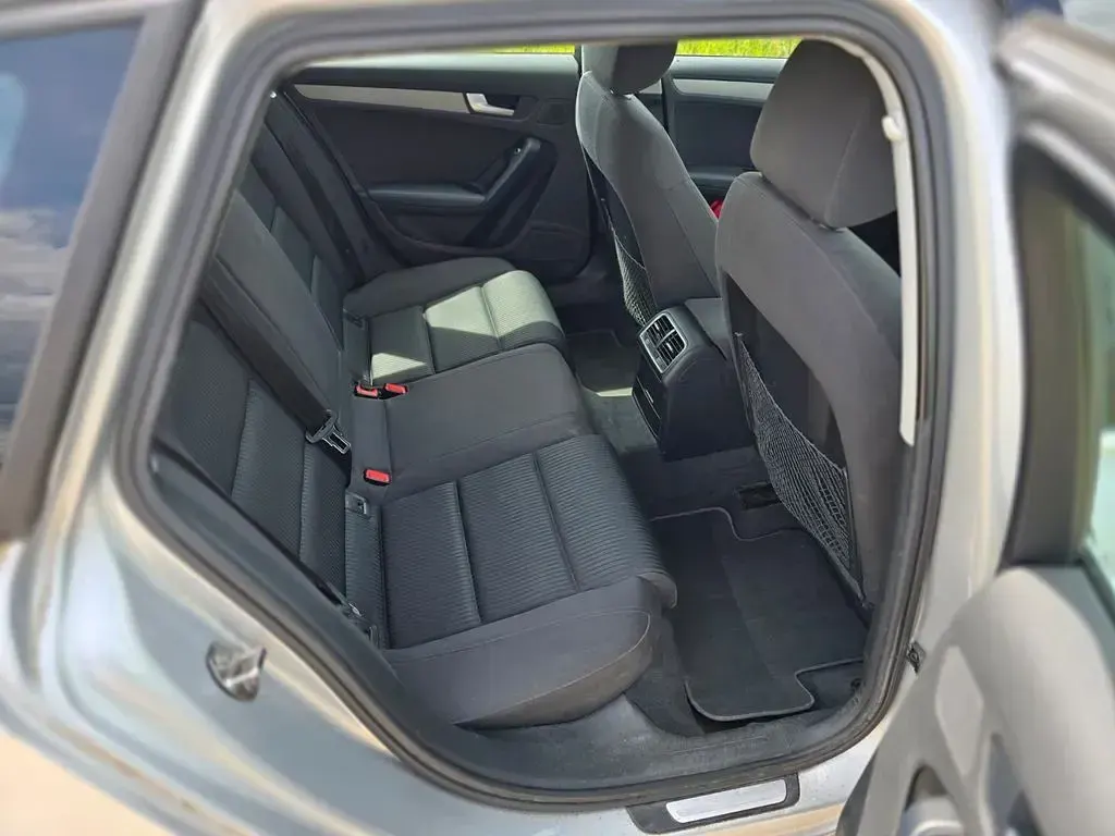 Używany Audi A4 Ambiente 150 KM (110 kW) 2014 Szary Kombi