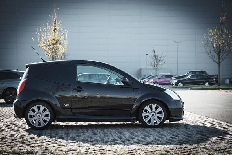 Schwarz Gebraucht 2007 Citroën C2 Kleinwagen | 2.499 € (Fairer Preis) - Bild 1/4
