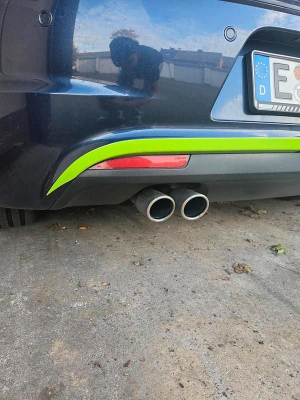 Blau Gebraucht 2013 VW Scirocco Coupé | 7.500 € (Etwas zu teuer) - Bild 1/4