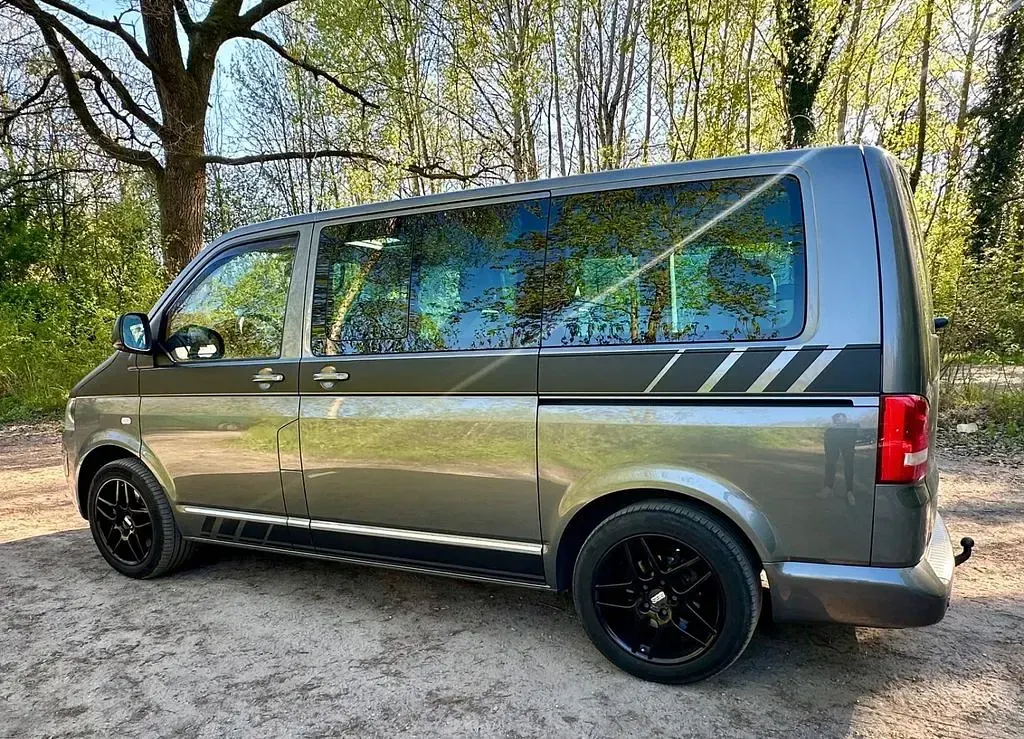 Gebraucht VW Multivan Highline 179 PS (131 kW) 2011 Grau Van / Kleinbus