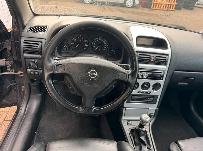 Gebraucht Opel Astra 101 PS (74 kW) 2001 Schwarz Limousine
