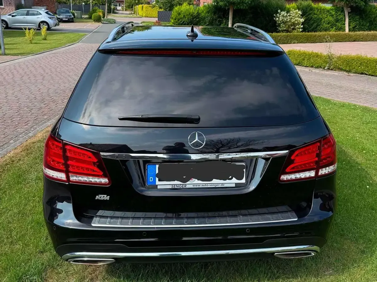 Gebraucht Mercedes E350 AMG line 258 PS (189 kW) 2015 Schwarz Kombi