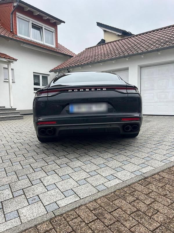 Gebraucht Porsche Panamera 330 PS (242 kW) 2022 Schwarz Limousine