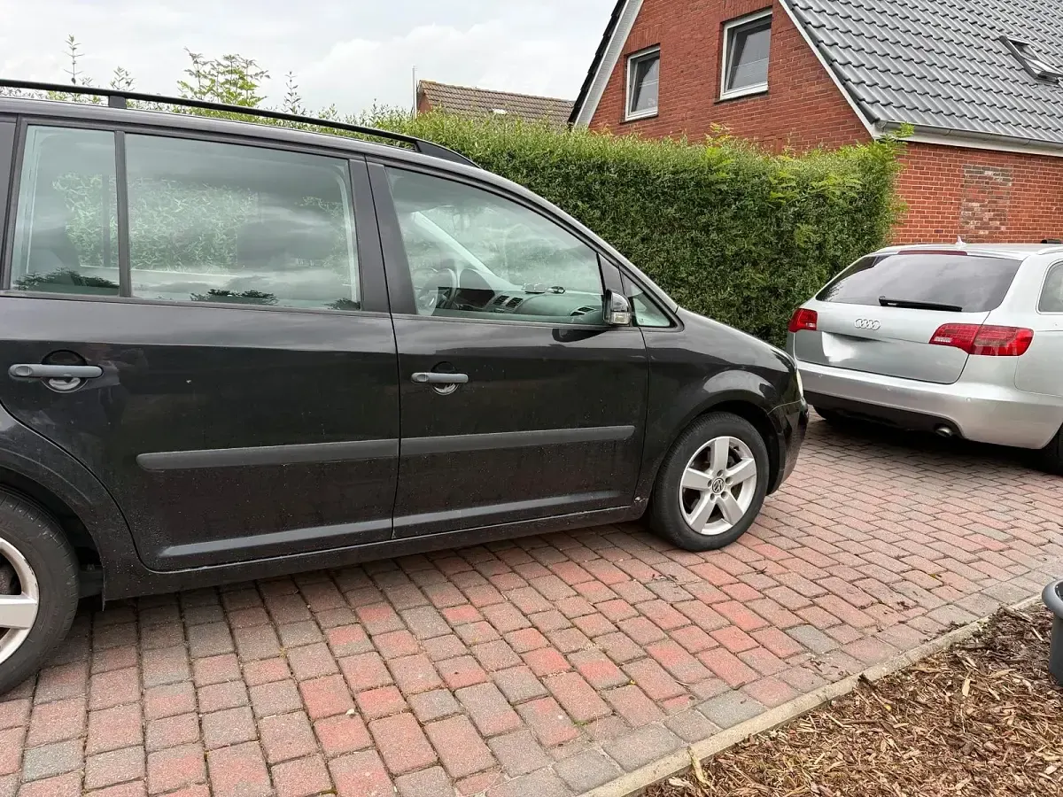 Gebraucht VW Touran 101 PS (74 kW) 2004 Schwarz Van / Kleinbus