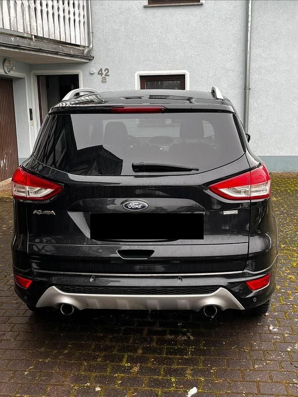 Gebraucht Ford Kuga 150 PS (110 kW) 2015 Schwarz SUV