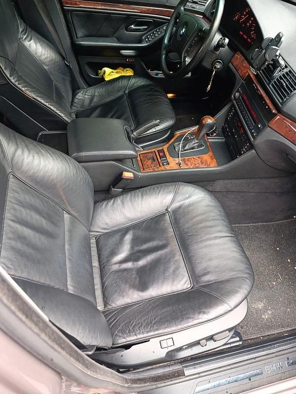 Gebraucht BMW 530 184 PS (135 kW) 2000 Schwarz Limousine