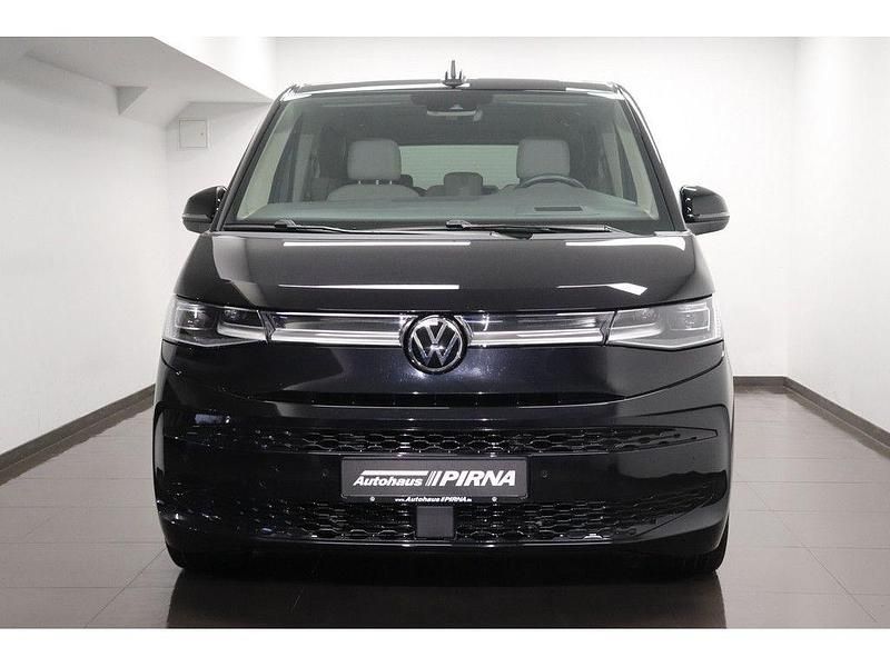 Second-hand VW Multivan Style 150 CP (110 kW) 2023 Negru Monovolum