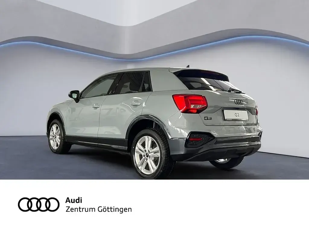 Neu Audi Q2 Advanced Plus 150 PS (110 kW) 2026 Grau SUV