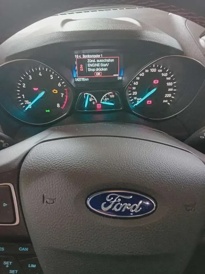 Gebraucht Ford Kuga ST-Line 150 PS (110 kW) 2019 Rot SUV