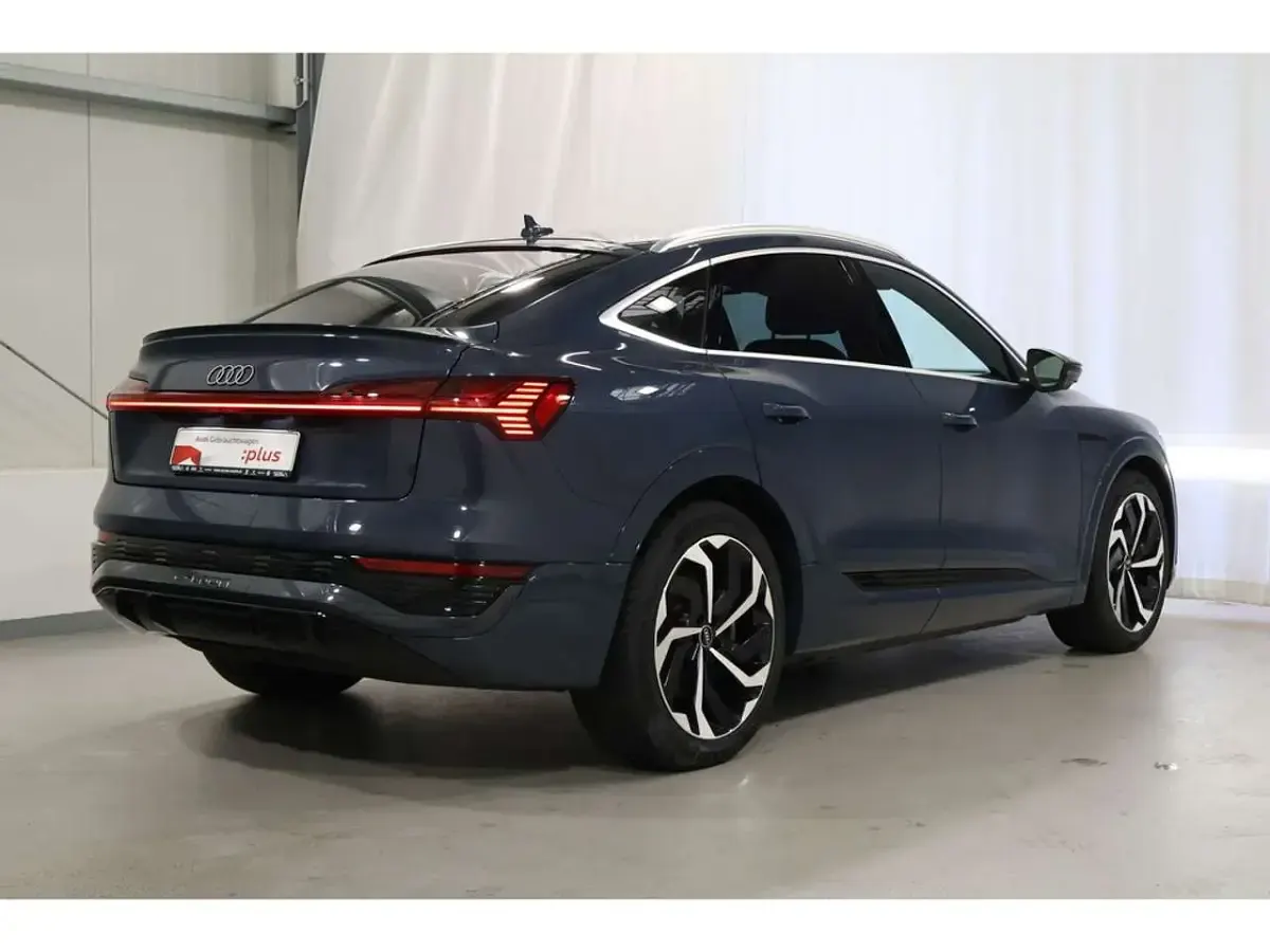 Gebraucht Audi Q8 e-tron S-Line 300 kW (408 PS) 2024 Blau SUV