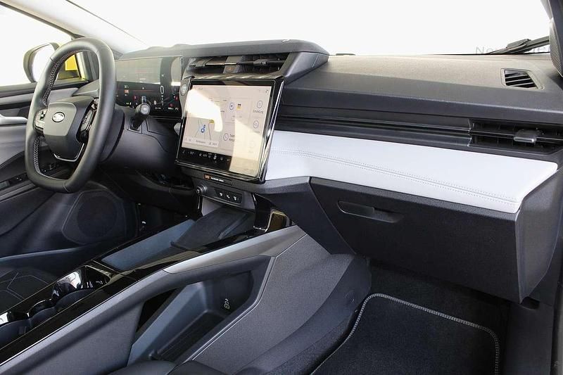 Second-hand Ford Puma Gen-E Premium 124 kW (169 CP) 2025 Galben SUV