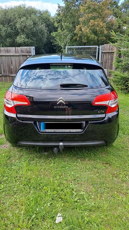 Gebraucht Citroën C4 95 PS (69 kW) 2013 Schwarz Limousine