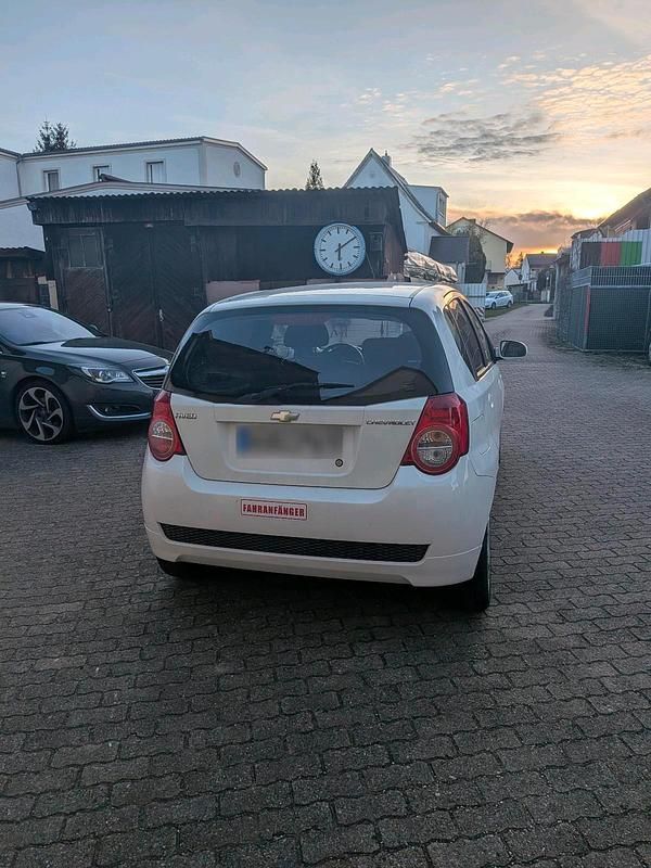 Gebraucht Chevrolet Aveo 85 PS (62 kW) 2008 Weiß Kleinwagen