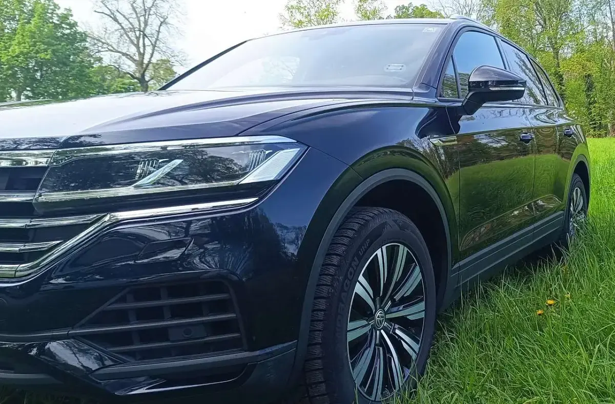 Gebraucht VW Touareg Basis 231 PS (169 kW) 2019 Blau SUV