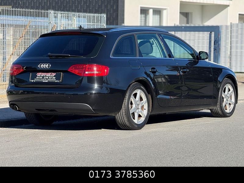 Używany Audi A4 Ambition 143 KM (105 kW) 2011 Czarny Kombi