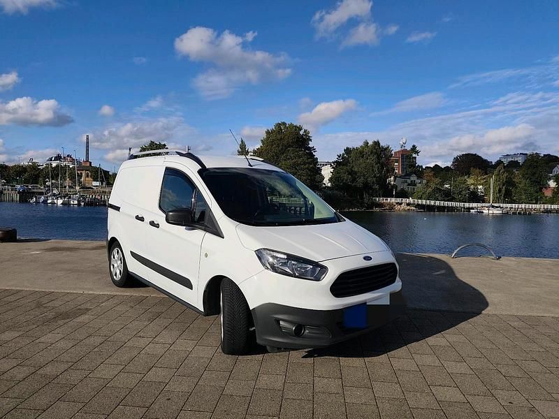 Wunderbar Ford Transit Courier Bild