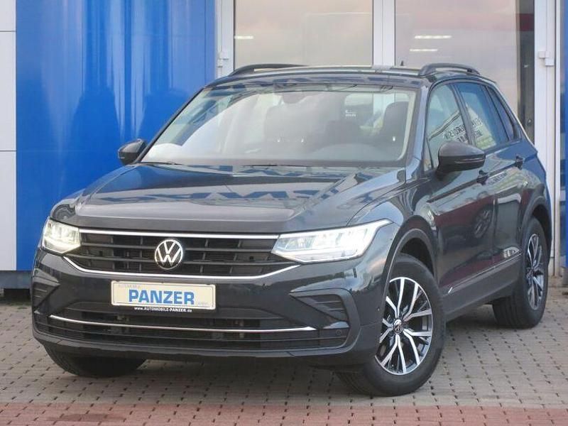Grau Gebraucht 2023 VW Tiguan Life SUV | 30.490 € (Guter Preis) - Bild 1/4