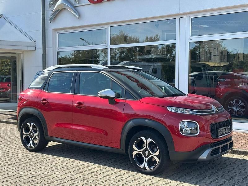 Pepper rot met. (metallic) Gebraucht 2022 Citroën C3 Aircross Shine SUV | 17.990 € (Fairer Preis) - Bild 1/4