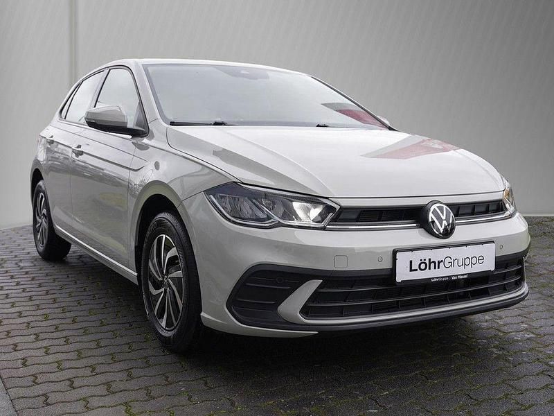 Gebraucht VW Polo Life 95 PS (69 kW) 2023 Ascotgrau Kleinwagen