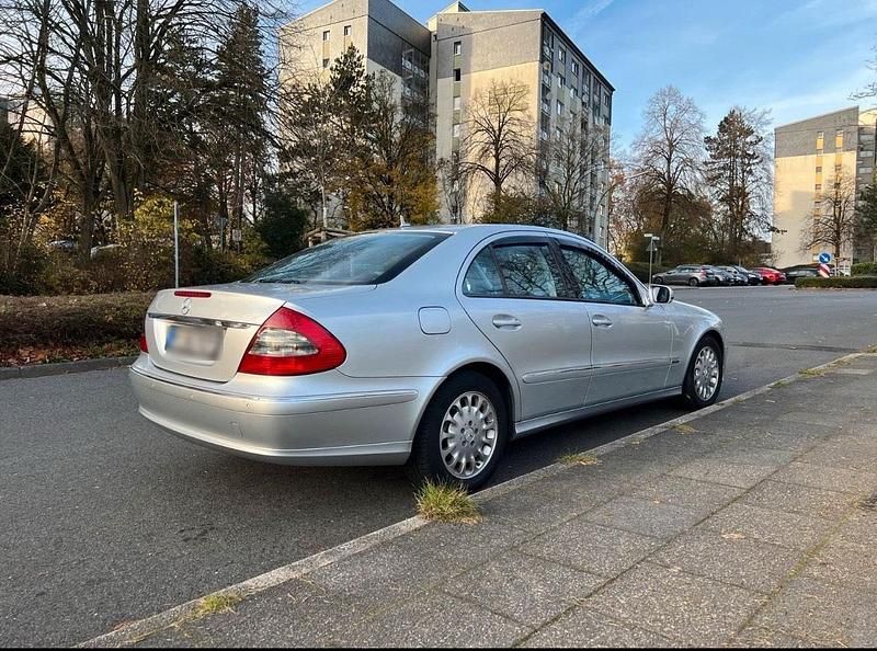 Gebraucht Mercedes E280 Avantgarde 190 PS (139 kW) 2008 Silber Limousine