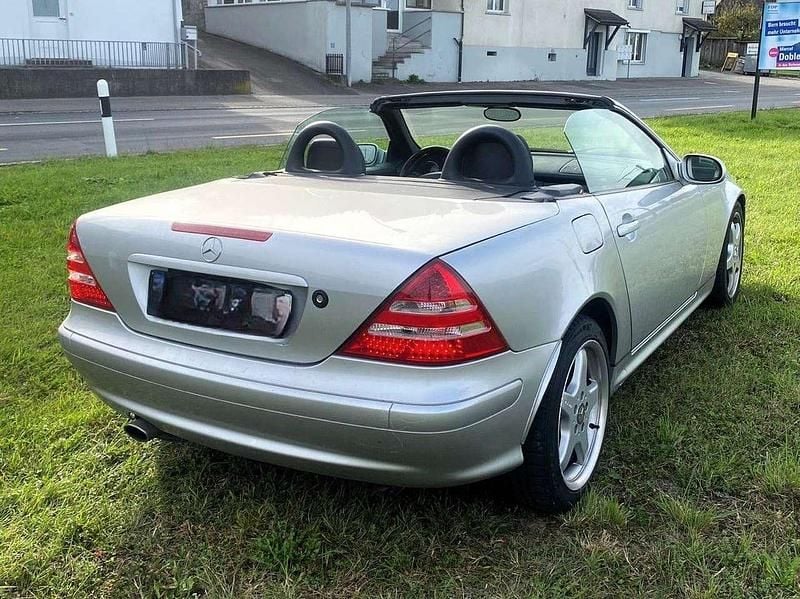 Gebraucht Mercedes SLK320 218 PS (160 kW) 2002 Silber Cabrio
