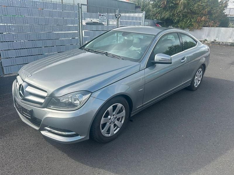 Gebraucht Mercedes C180 156 PS (114 kW) 2012 Silber Limousine