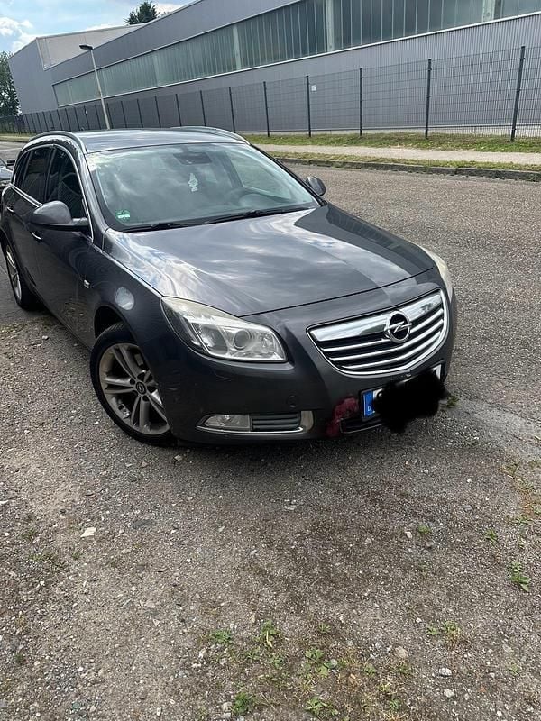 Grau Gebraucht 2011 Opel Insignia Kombi | 4.000 € (Guter Preis) - Bild 1/4