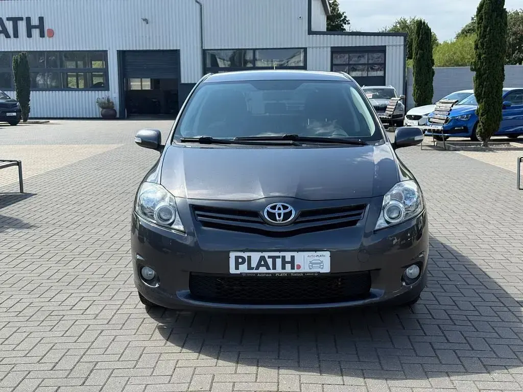 Gebraucht Toyota Auris Club 132 PS (97 kW) 2010 Grau Kleinwagen