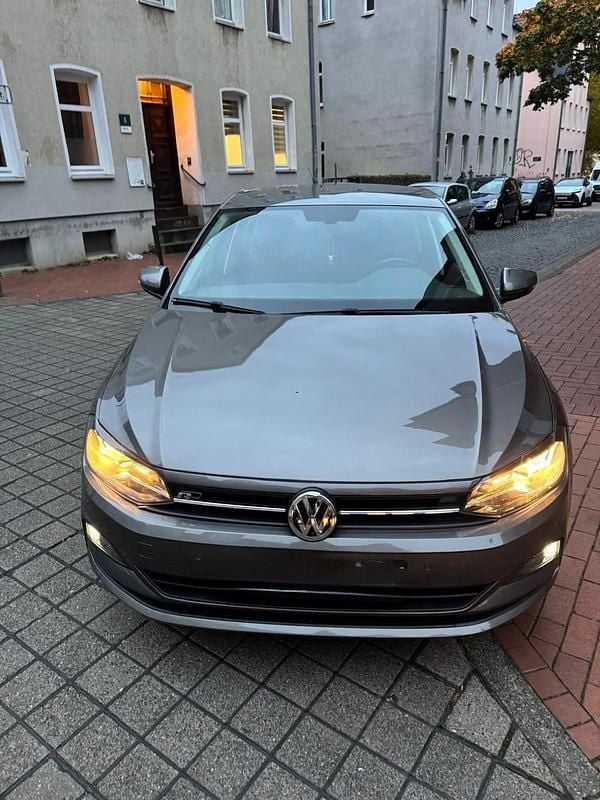 Grau Gebraucht 2019 VW Polo Kleinwagen | 12.800 € (Superpreis) - Bild 1/4