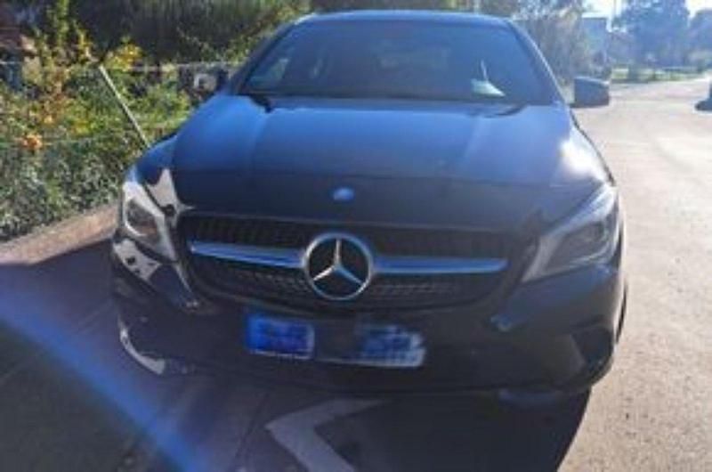 Schwarz Gebraucht 2016 Mercedes CLA180 Limousine | 14.600 € (Guter Preis) - Bild 1/4