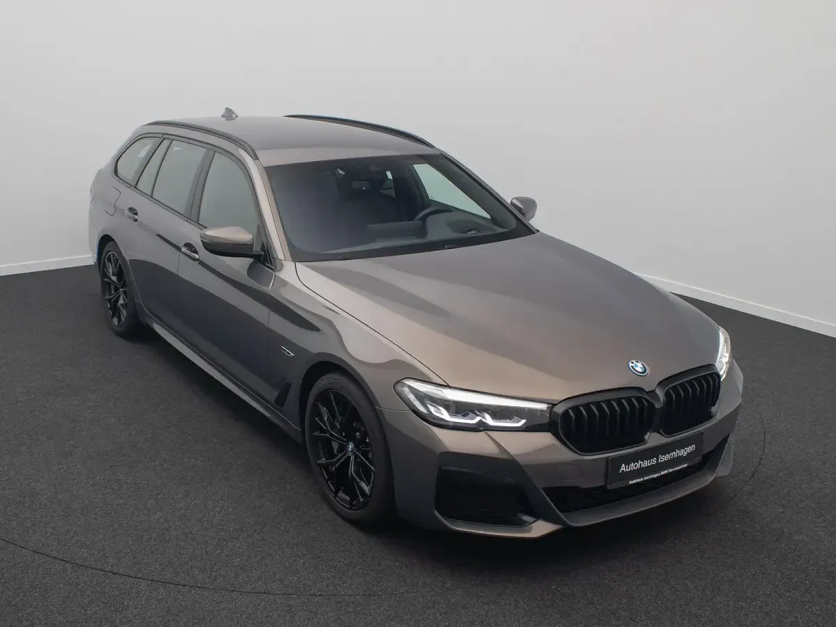Gebraucht BMW 530e M Sport 292 PS (214 kW) 2022 Grau Limousine