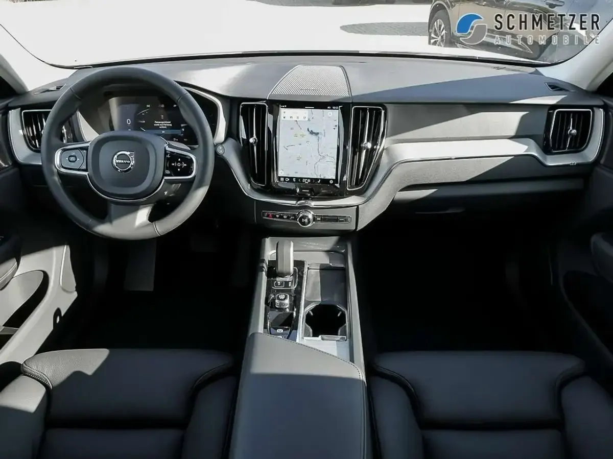 Gebraucht Volvo XC60 Plus 197 PS (144 kW) 2023 Inscription crystal white pear SUV