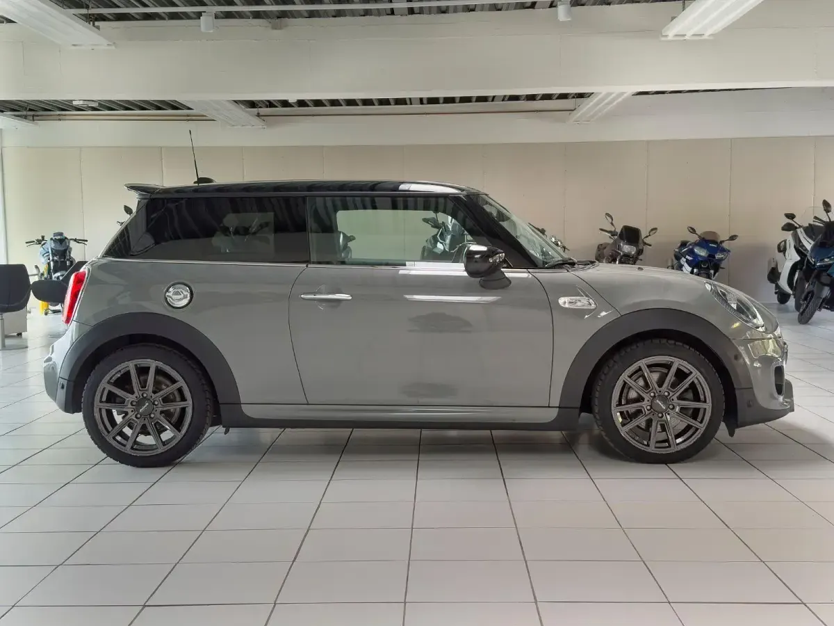 Gebraucht Mini John Cooper Works 192 PS (141 kW) 2019 Grau Kleinwagen