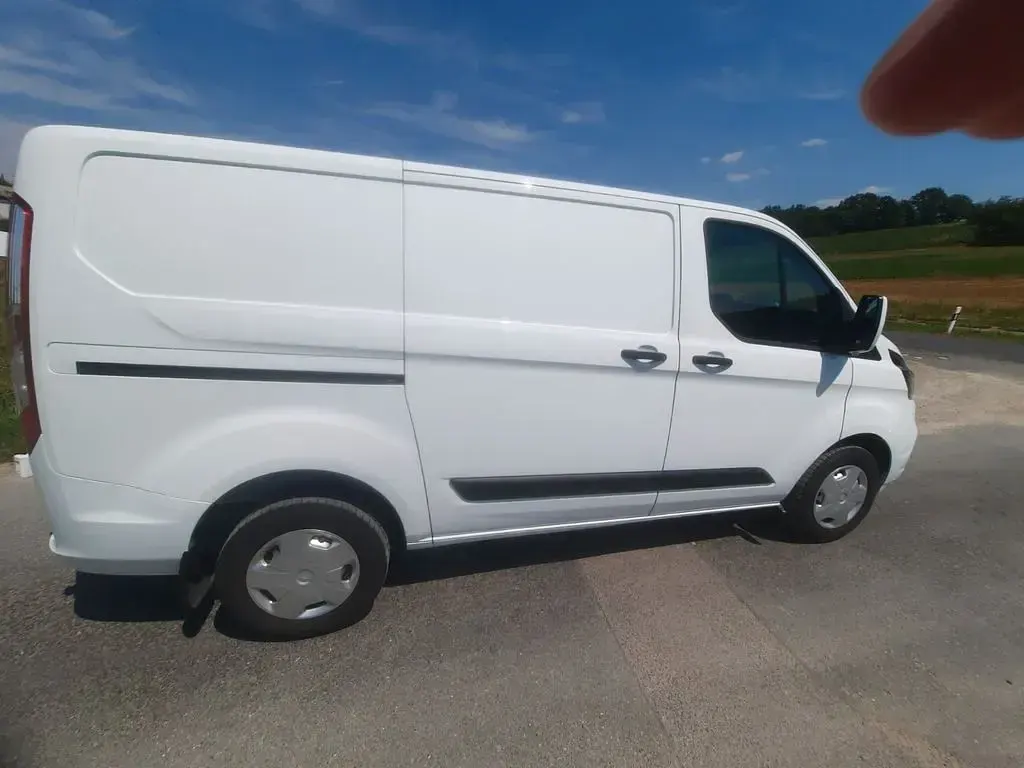 Gebraucht Ford Transit Custom 131 PS (96 kW) 2022 Weiß Van / Kleinbus
