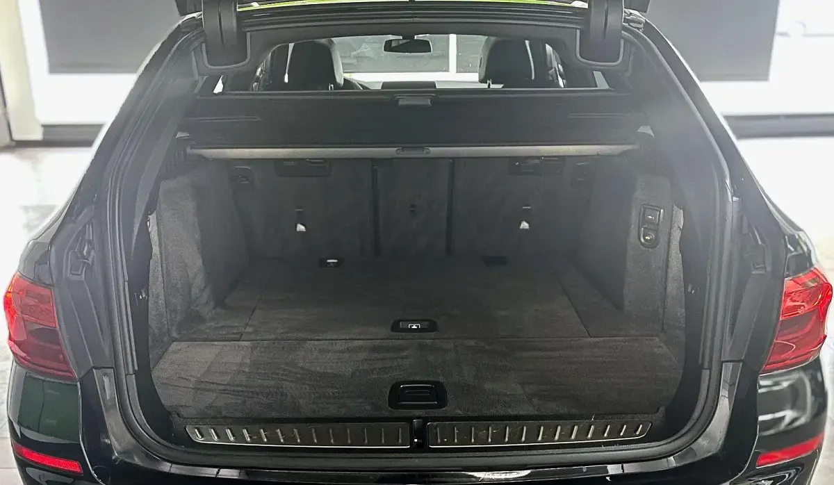 Gebraucht BMW 520 Performance 190 PS (139 kW) 2018 Schwarz Limousine