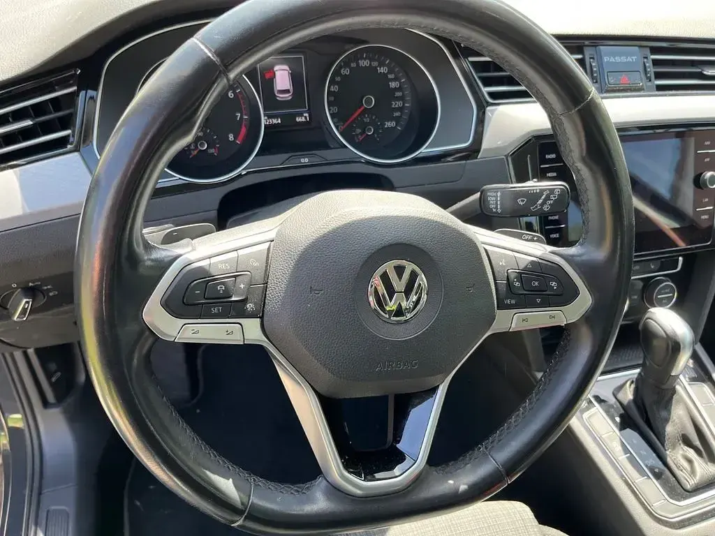 Gebraucht VW Passat Business 150 PS (110 kW) 2020 Grau Kombi